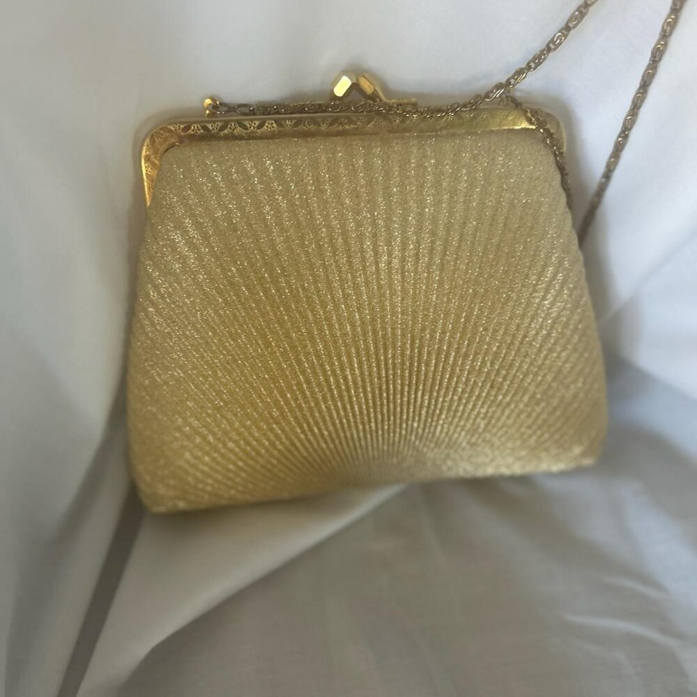 Vintage Gold Clamshell Purse - Picture 2 of 2